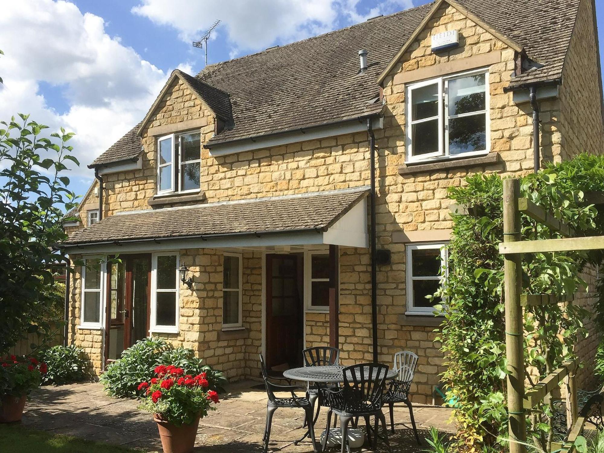 Russet Cottage Moreton-in-Marsh ภายนอก รูปภาพ